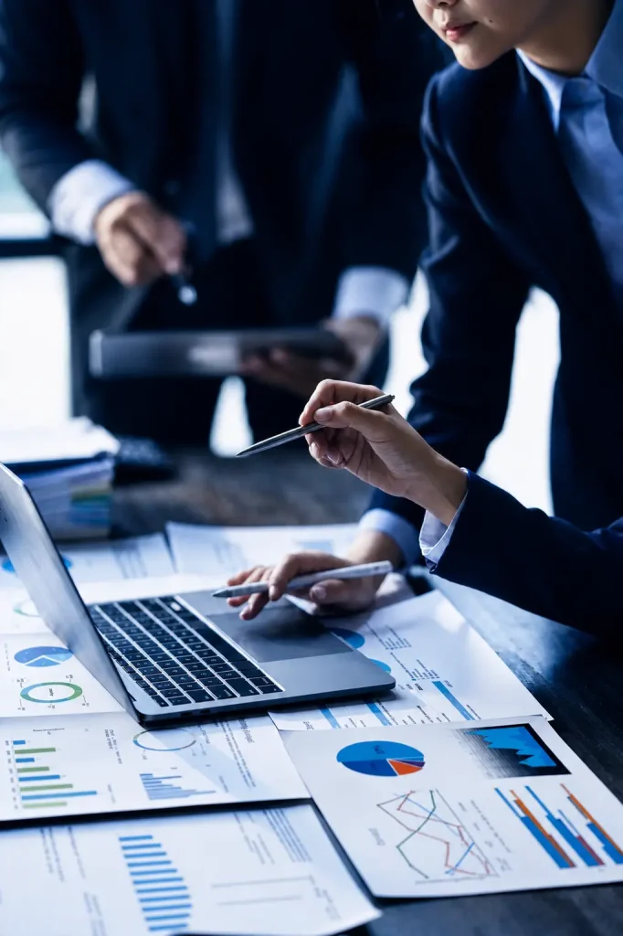 strategy consulting data analysis team